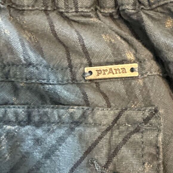 Women’s Prana Shorts Arlie Blue Organic Cotton Striped Pockets Paperbag Sz Med - Picture 7 of 8